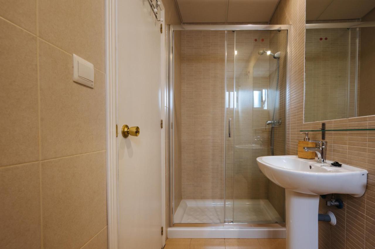 Hostly Rivero 2A Center Loft-Fibre-Communal Terrace-Parking Optional-Cless 세비야 외부 사진